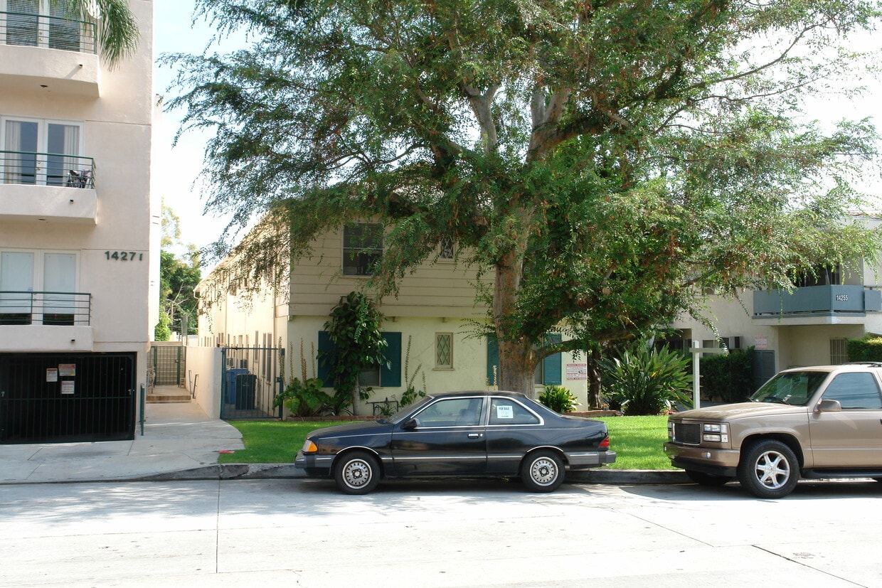 14259 Dickens St, Sherman Oaks, CA 91423 Apartments in Sherman Oaks