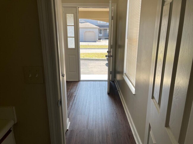 Foto del edificio - 5410 Baneberry Ave