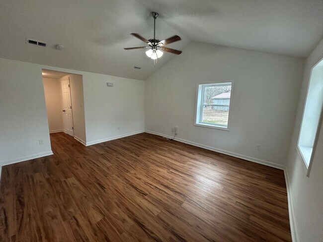 Foto del edificio - SPECIAL DEAL: $250 OFF FIRST MONTH'S RENT