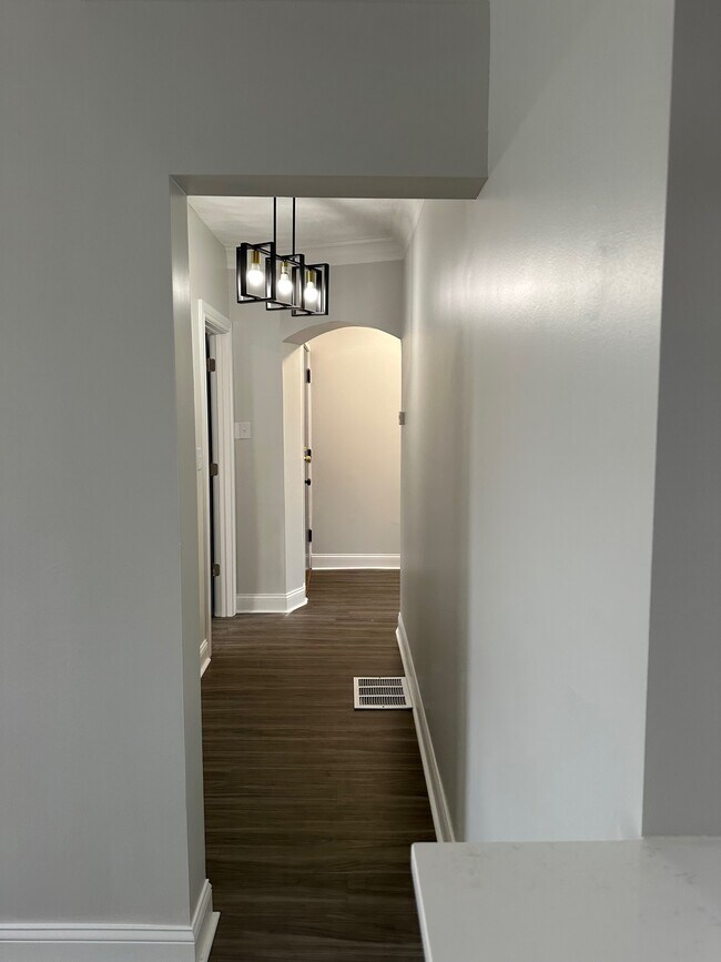 Foto del edificio - 6158 W Grand Ave