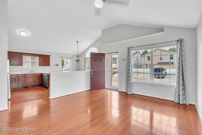 Building Photo - 6510 Cottagemeadow Dr