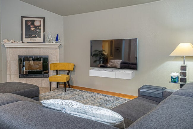 Building Photo - 10313 Snapdragon Dr