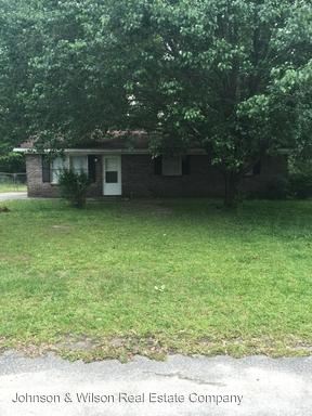 Primary Photo - 104 Sprucewood Dr