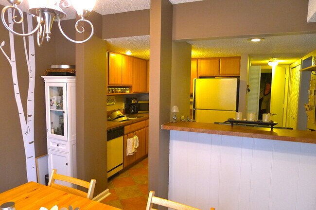 Foto del edificio - 108 Burwash Ave