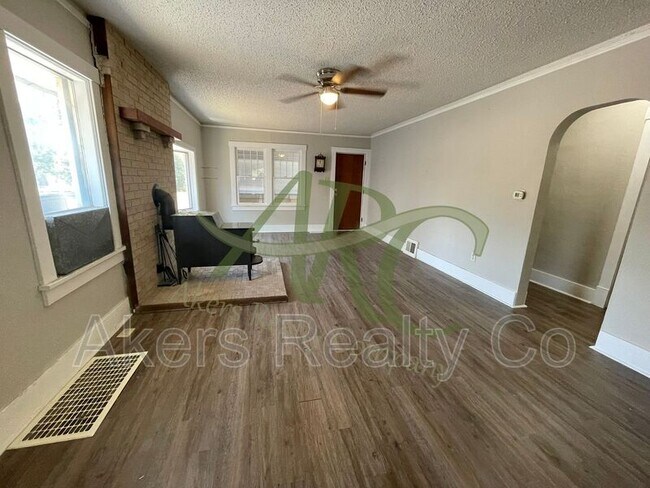 Foto del edificio - 524 Belmont Ave