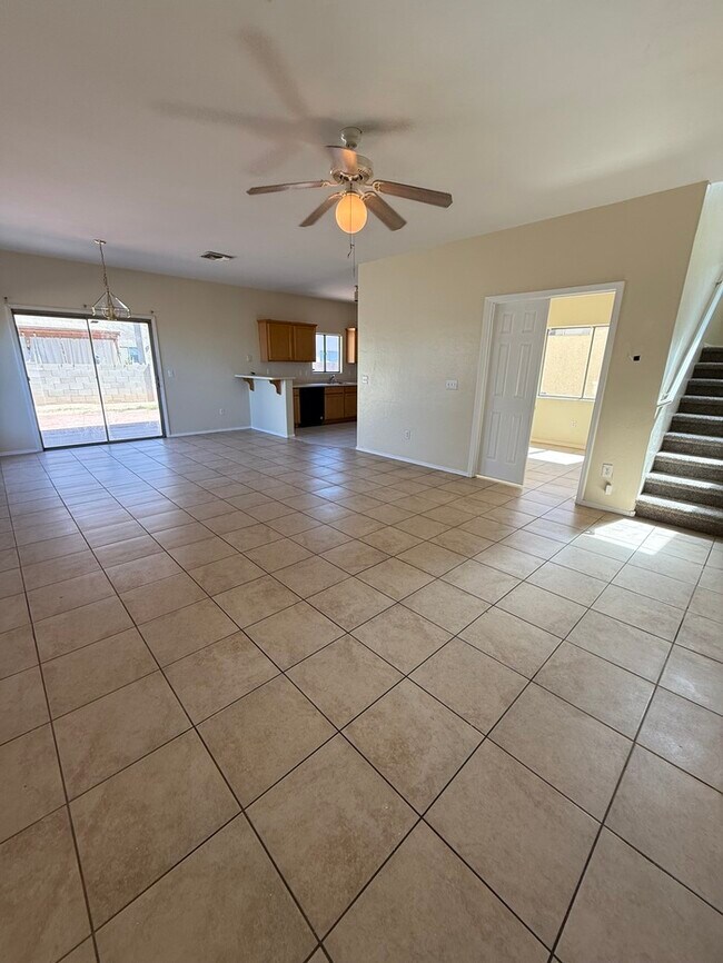 Foto del edificio - FOR RENT