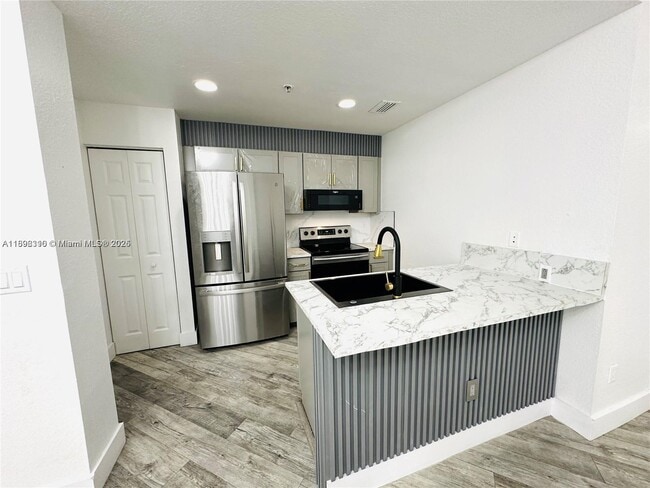 Building Photo - 1962 Freeport Dr