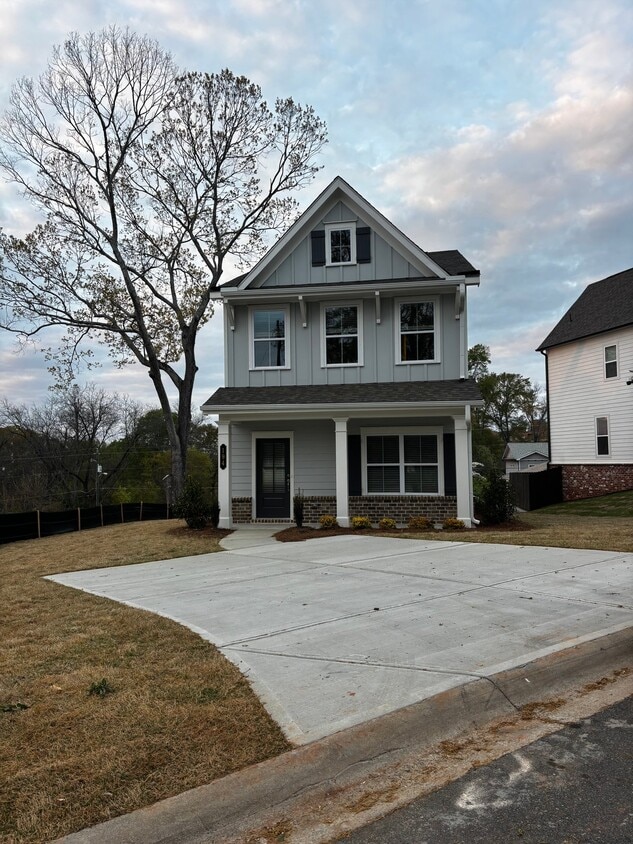 Photo - 194 Summit Ave SE (Marietta, GA)