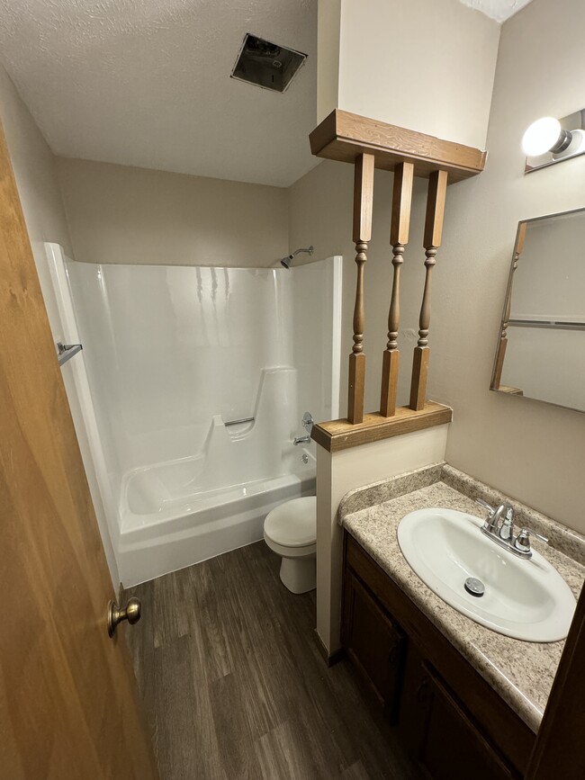 Upstairs Bath - 2926 N 58th St