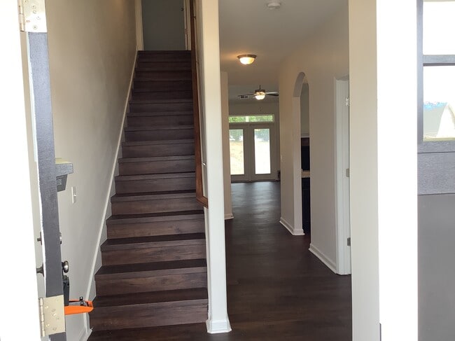 Building Photo - 125 Bur Oak Dr