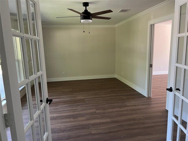 Foto del edificio - 8711 Hinman St