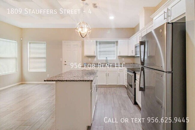 Foto del edificio - 1809 Stauffers St