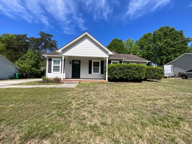 Building Photo - 2709 Ingleside Dr