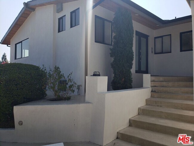 Foto del edificio - 1317 Devlin Dr