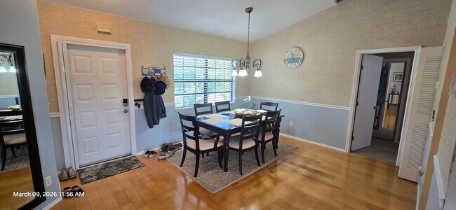 Foto del edificio - 9598 Halyards Ct