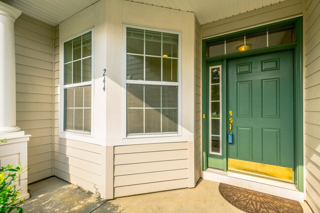 Foto del edificio - 244 Hawthorne Ln