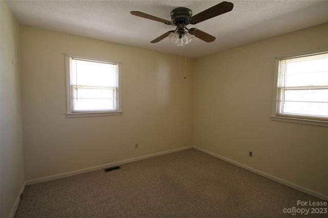 Building Photo - 1680 E Lakewood Dr