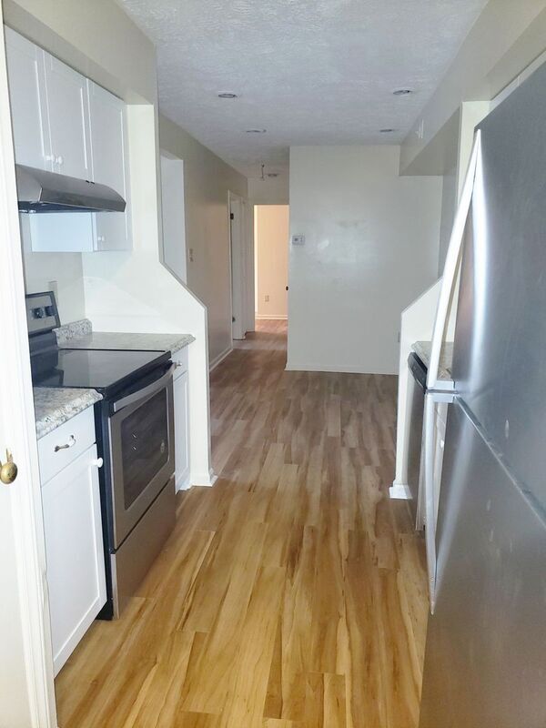Building Photo - 4005 Governors Square
