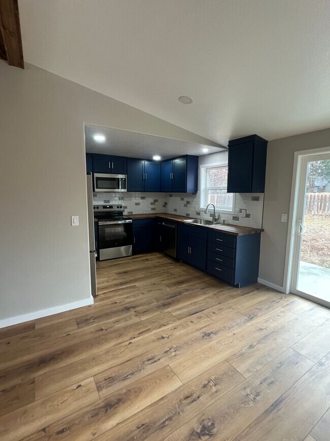 Foto del edificio - Single family home.  3 Bedroom,2 bathroom