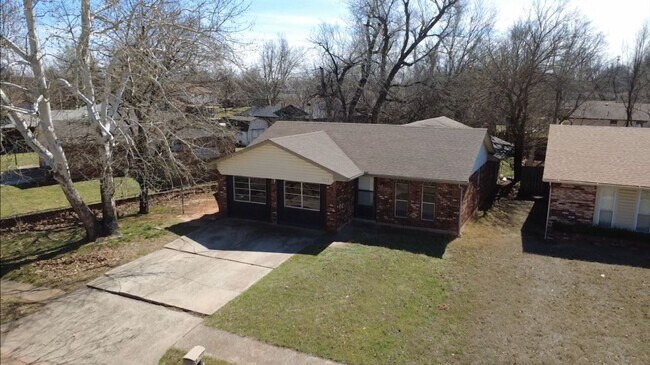 Foto del edificio - Beautiful, spacious home in Del City - corner lot!