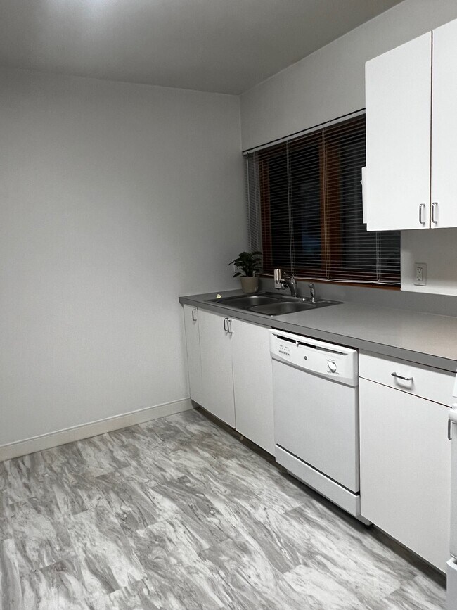Foto del edificio - 1047 Danby Rd
