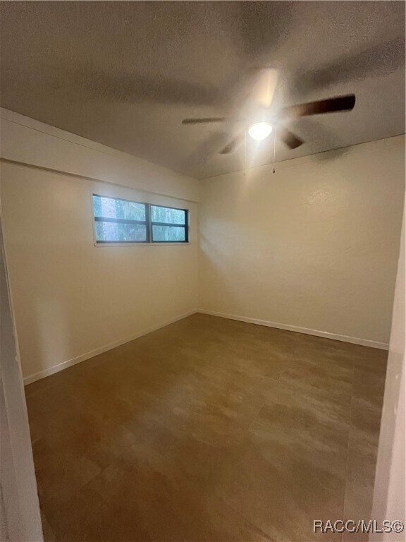 Foto del edificio - 921 E Turner Camp Rd