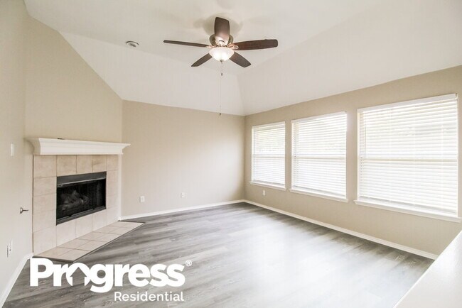 Building Photo - 741 Silverbrook Dr