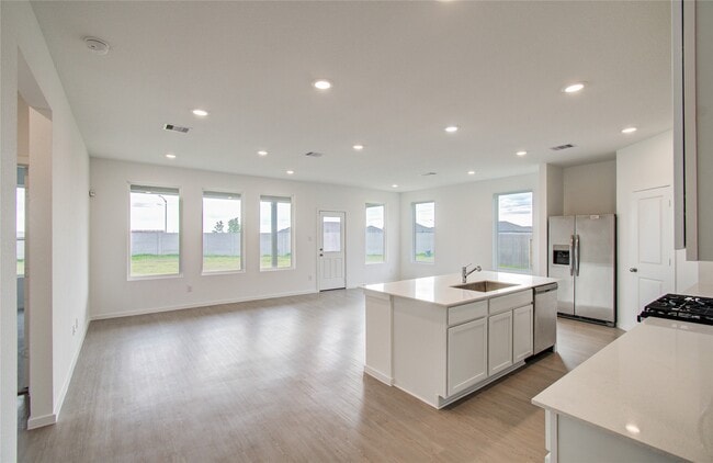 Building Photo - 26503 Foxtail Fern Dr