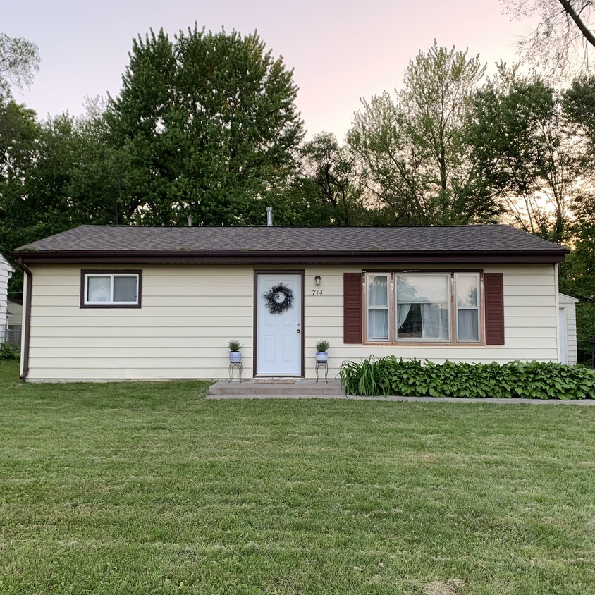 714 5th Ave, Coralville, IA 52241 House Rental in Coralville, IA