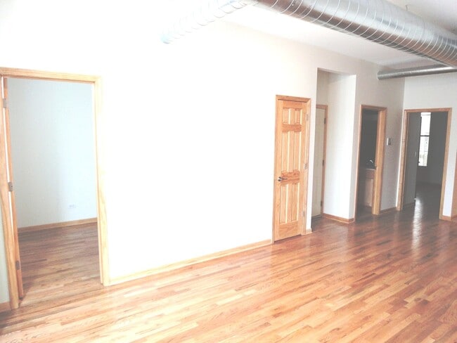 Building Photo - 1004 S Loomis St