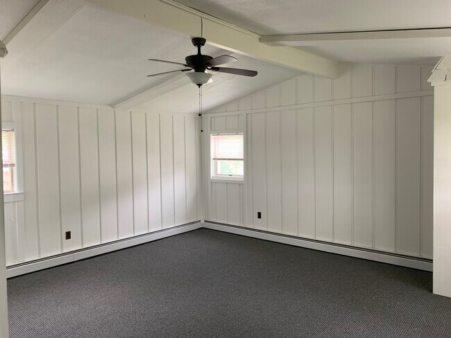 Master loft Bedroom - 930 Tooker Ave