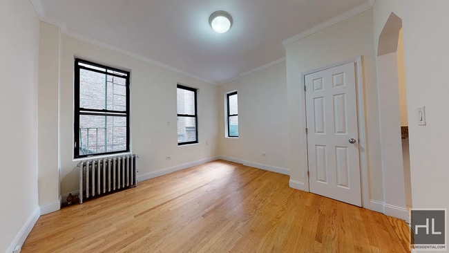 Building Photo - 2 AVENUE