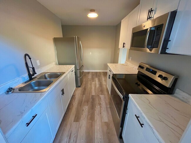 Building Photo - $300 OFF 1st Month Rent + $50 Gift Card - 1 Bedroom / 1 Bathroom – Winter Haven, FL