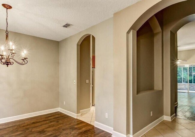 Building Photo - 4 br, 3 bath House - 614 LOIRE CT