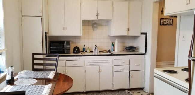Foto del edificio - 2120 E Locust St