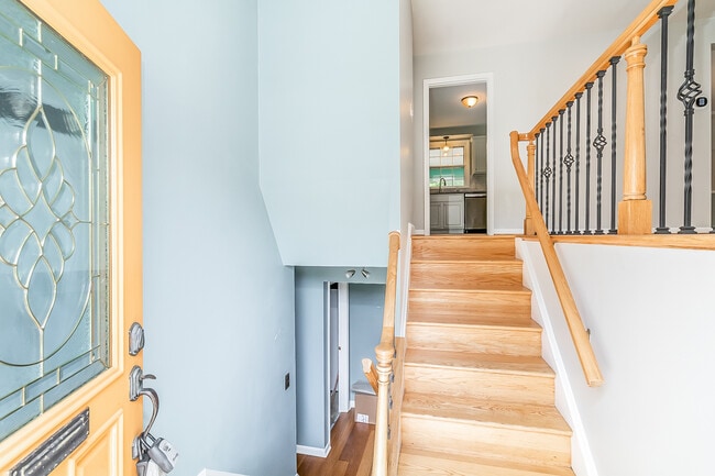 Welcome home! - 8727 Valleyfield Rd