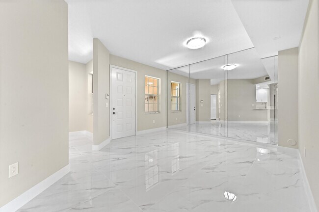 Foto del edificio - 12510 Crystal Pointe Dr