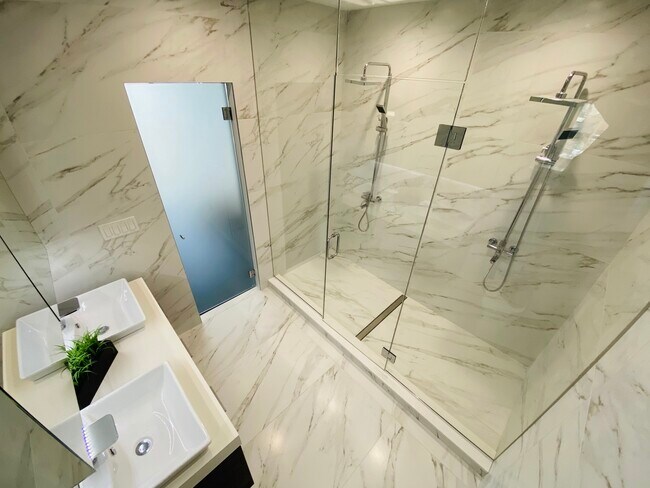 Foto del edificio - 1921 S Jefferson St