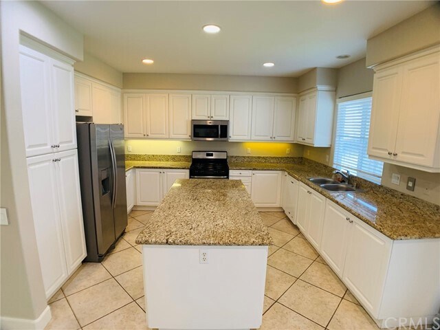 Building Photo - 42631 Hussar Ct