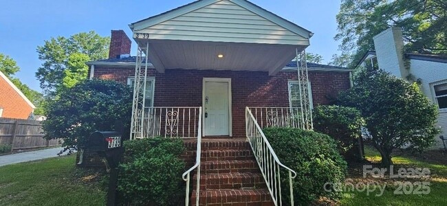 Building Photo - 3739 McMillan St