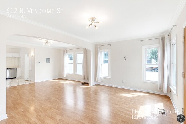Building Photo - Spacious 2-Story Front Duplex! | Stunning ...