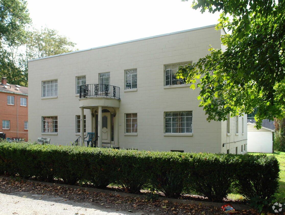 Building Photo - 4007 Venable Ave SE