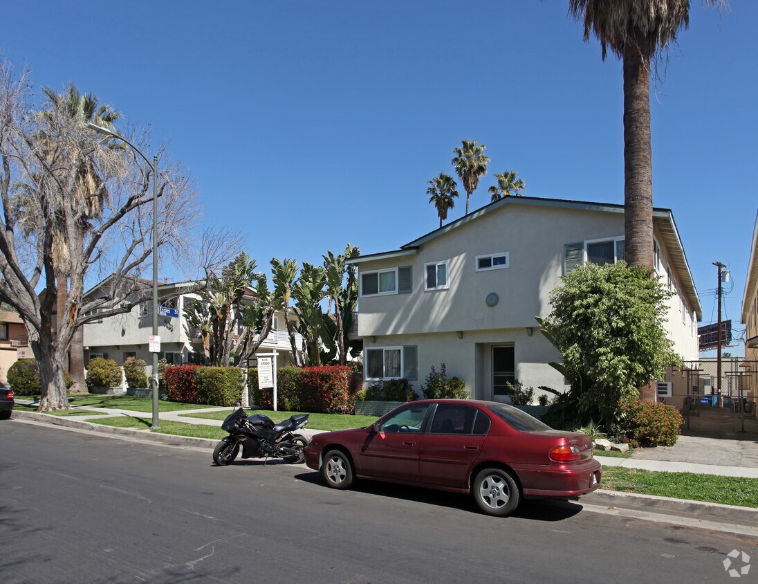 Building Photo - 8428 Amigo Ave