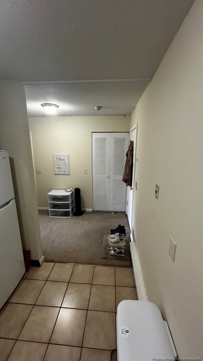 Foto del edificio - 66 Mayflower Ave