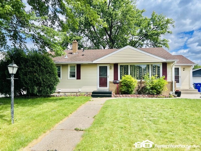Building Photo - 2031 Magoffin Ave