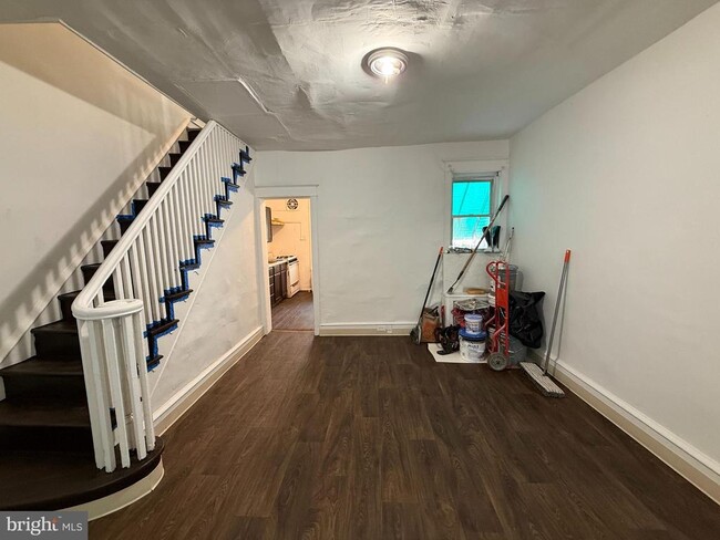 Building Photo - 1504 S Dover St