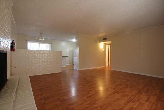 Building Photo - TOUR TODAY! Willow Park Town Homes- (Unit 20) 2 Bedroom Town house for Rent in Lindale!