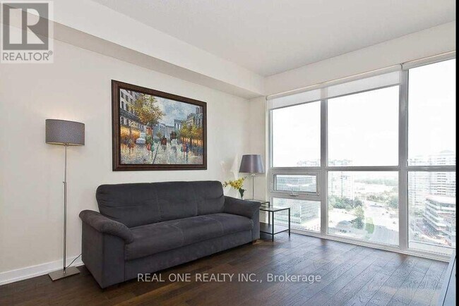 Building Photo - 510 Curran Place