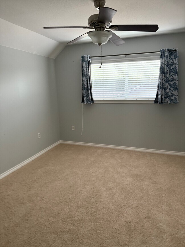 Foto del edificio - 9634 Rockhurst Dr