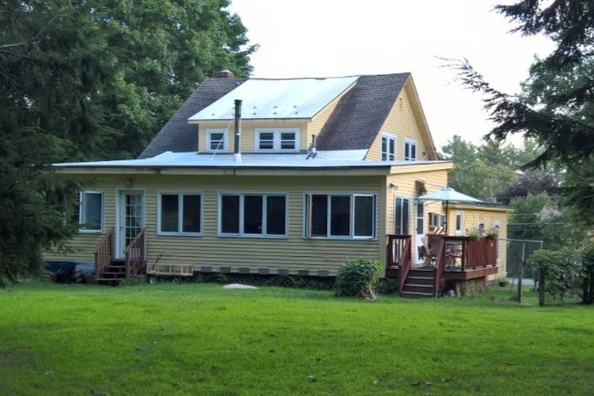 Large fenced back yard facing forest - 151 Webster Mills Rd